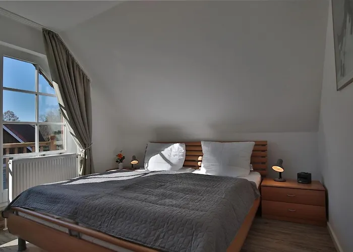 Am Rosenhain 6 Am Rosenhain 6 4 Appartement *